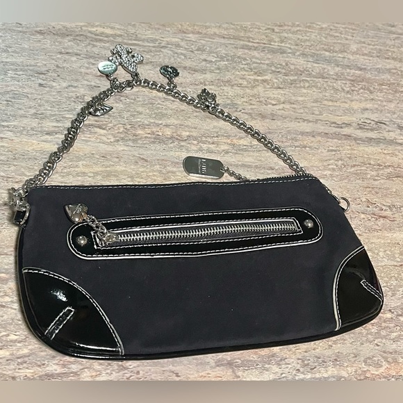 Kathy Van Zeeland rock star skull head small suede bag with charmed chain link - Picture 2 of 16